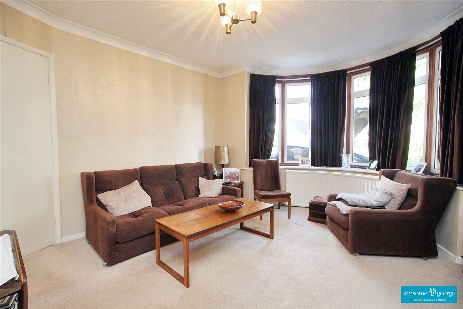 3 bed property in Redhatch Drive, Earley